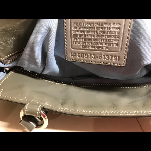 EUC Coach Gray/Silver Patent Leather Gallery Tote F13781 excellent  Condition - Picture 9 of 10